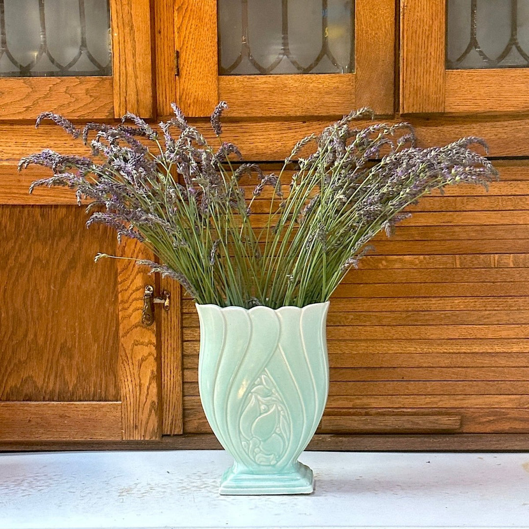 Fresh Lavender Bunches - Creekside Farms Beautiful fresh and fragrant hand harvested lavender bunches 20" Long